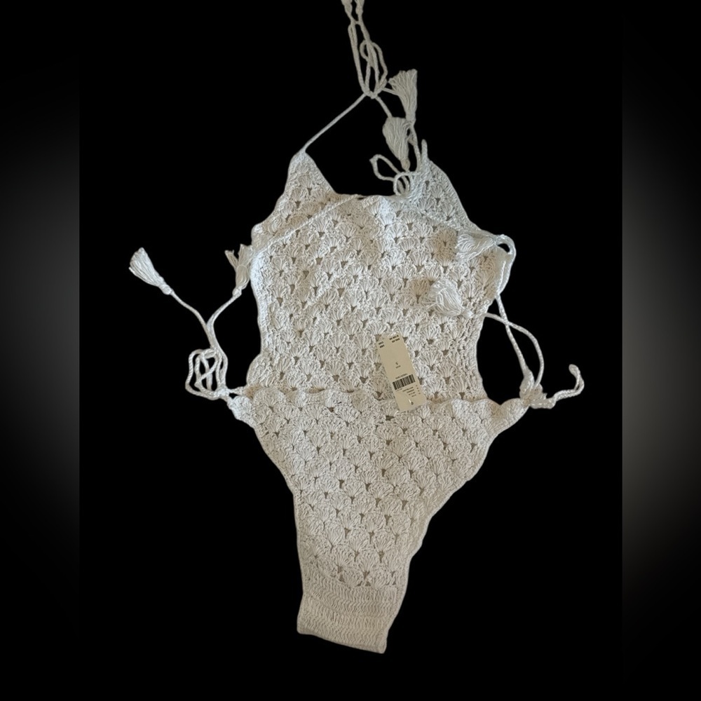 Mahila Crochet Open-Back Cover-Up - Picture 5 of 5